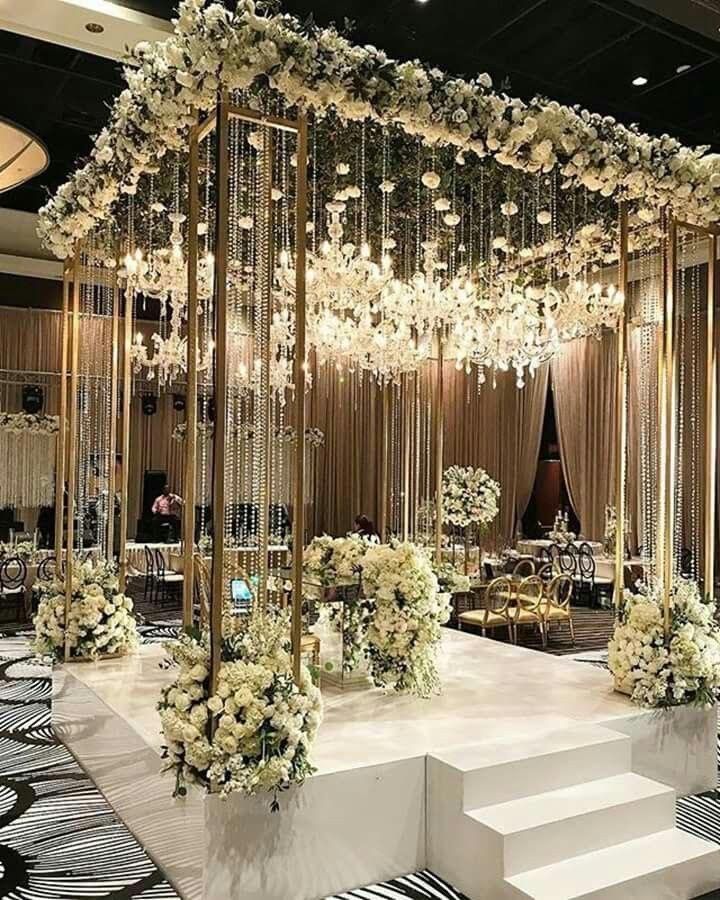 Wedding moment 1